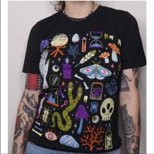 Wicked clothes curiosity tee